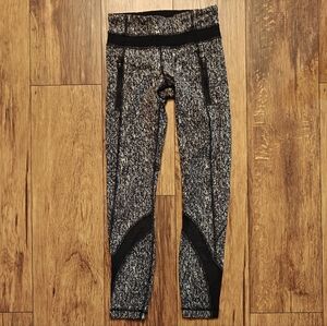 Lululemon 25" Cropped Legging Run Pant Mesh‎ Front Pocket Womens 2 Workout Yoga
